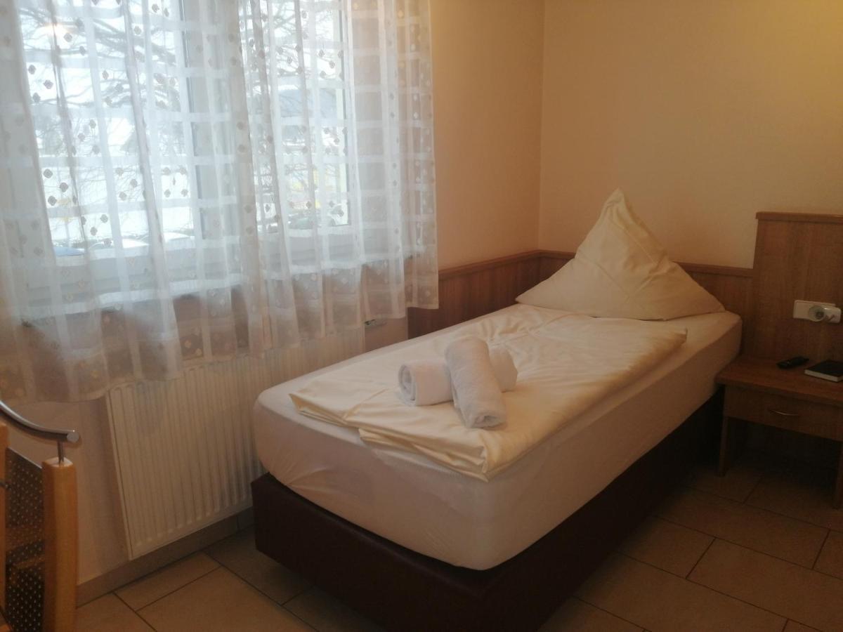 Hotel-Restaurant Zum Baeumle Suessen Екстер'єр фото